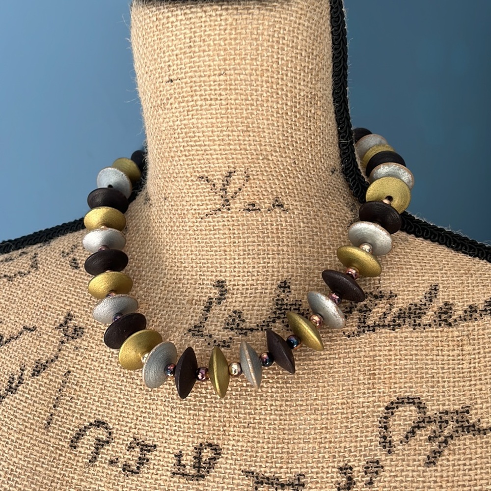 Vintage woman’s wood bead necklace 16”